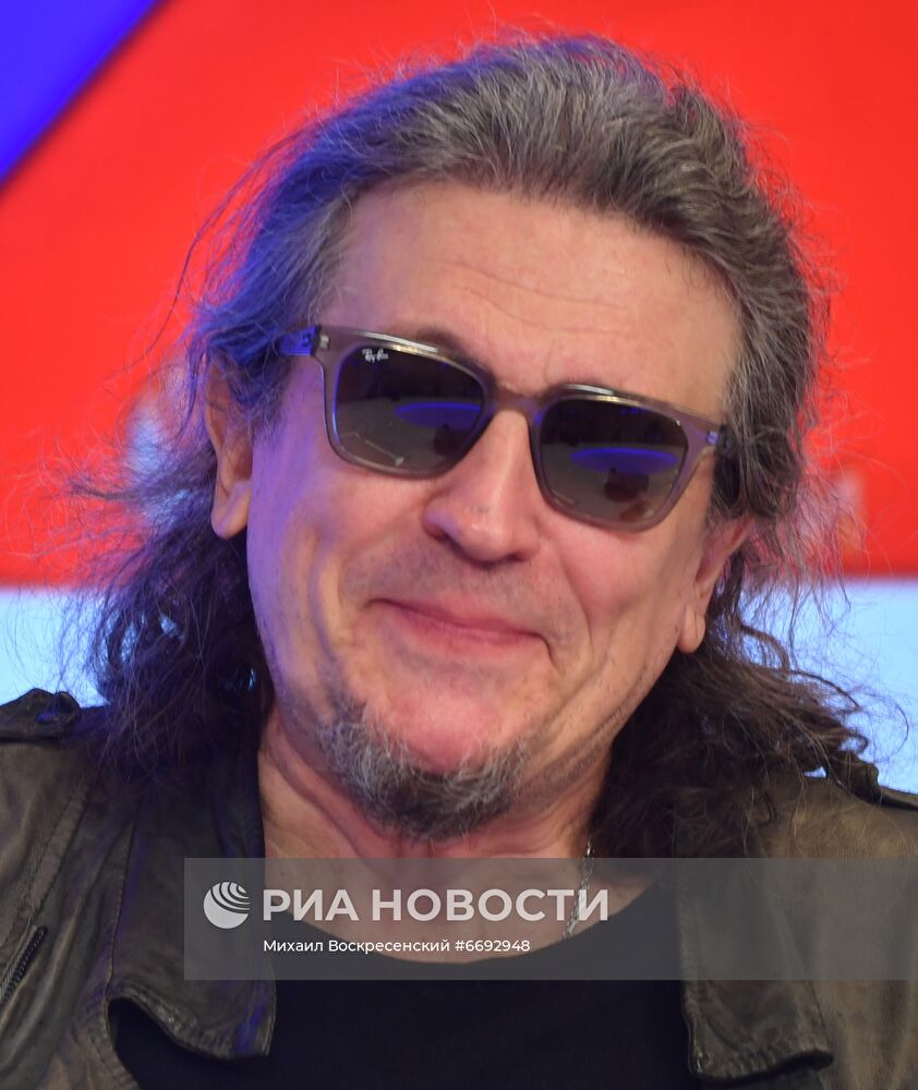 Творческая встреча с российским рок-музыкантом С. Галаниным