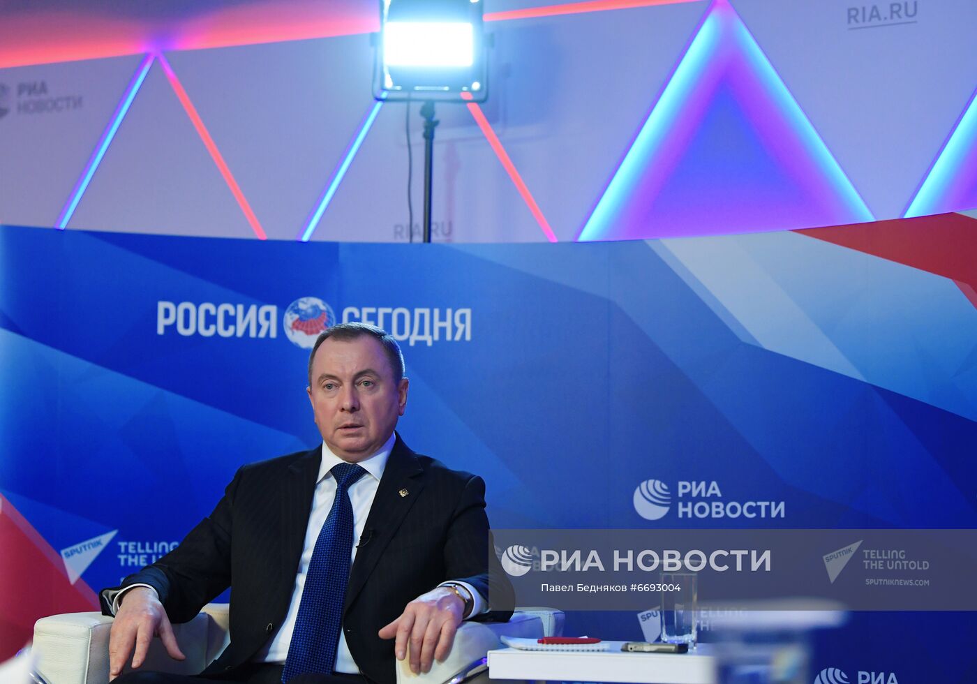 Интервью главы МИД Белоруссии В. Макея РИА Новости