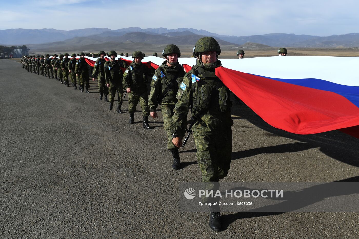 Работа российского миротворческого контингента в Нагорном Карабахе