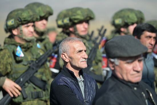 Работа российского миротворческого контингента в Нагорном Карабахе