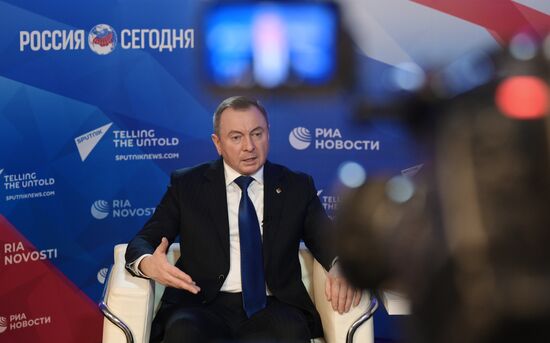 Интервью главы МИД Белоруссии В. Макея РИА Новости