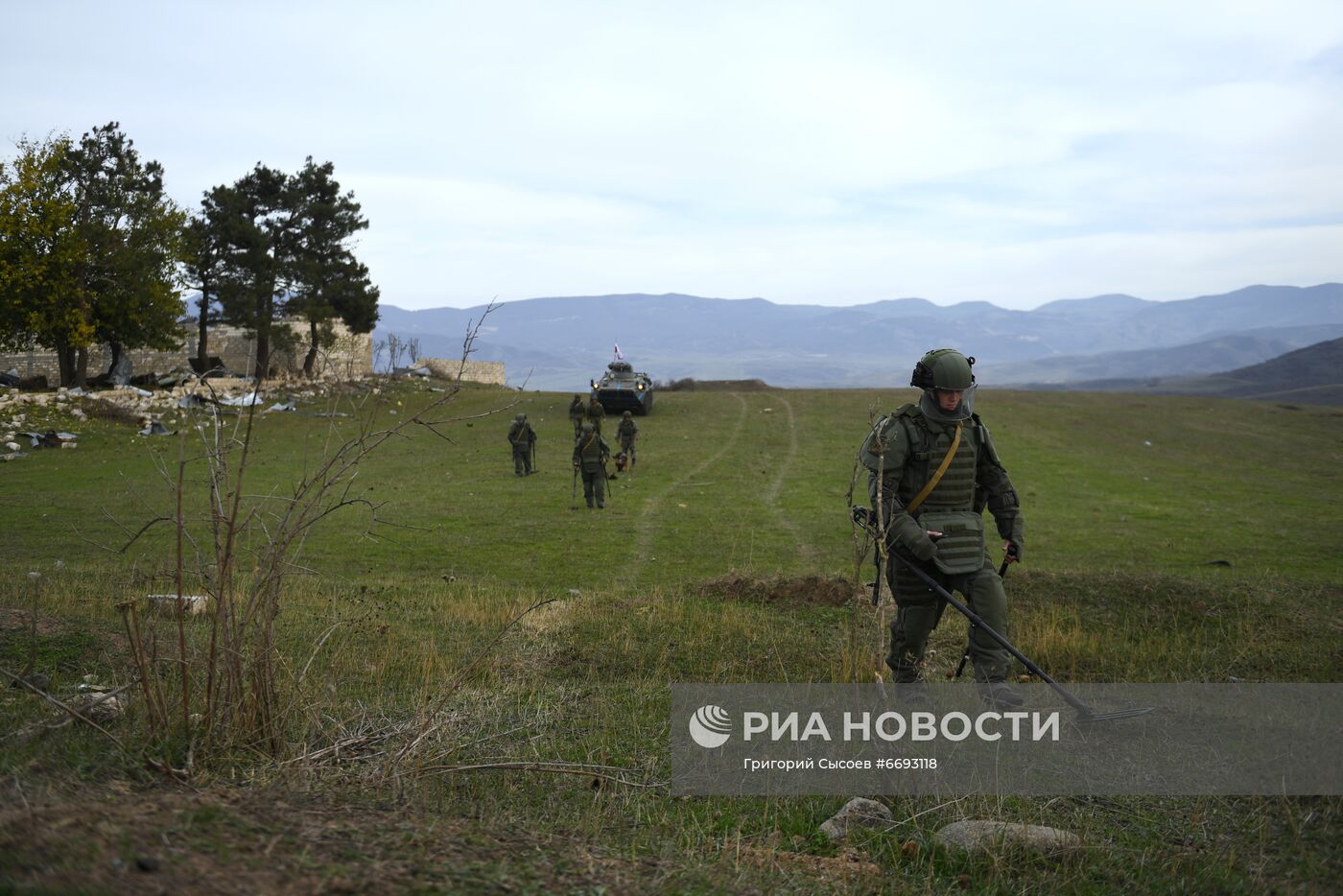 Работа российского миротворческого контингента в Нагорном Карабахе
