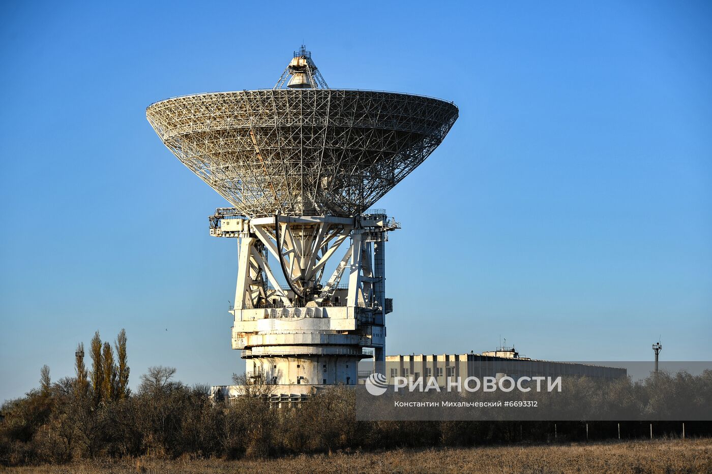 Радиотелескоп РТ-70 в Крыму