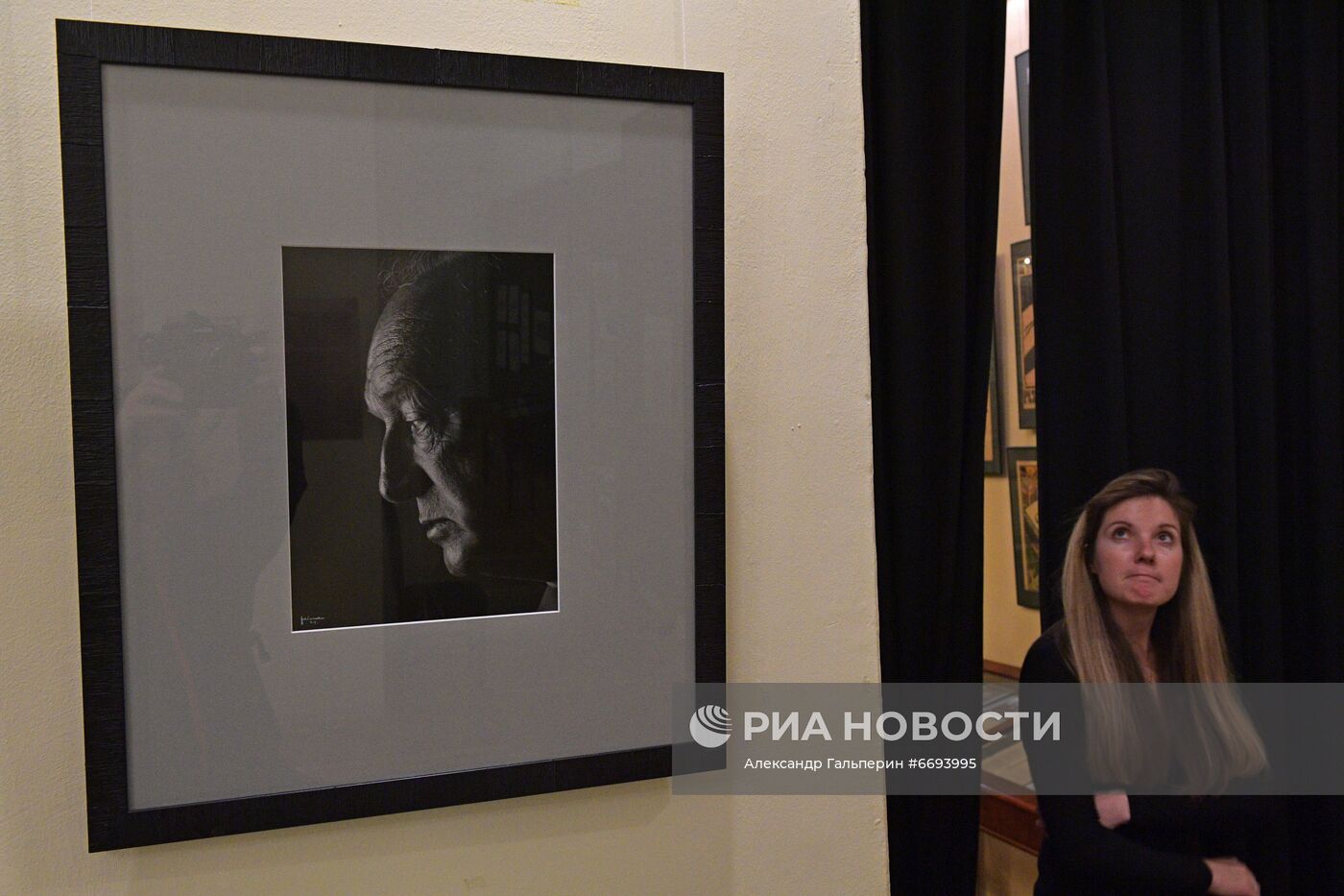 Презентация архива писателя В. Набокова в Пушкинском доме РАН в Санкт-Петербурге
