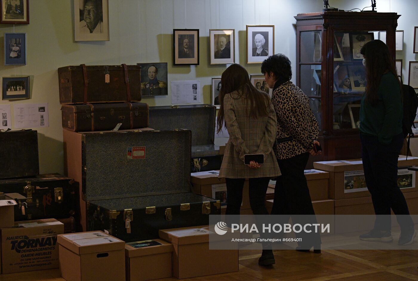 Презентация архива писателя В. Набокова в Пушкинском доме РАН в Санкт-Петербурге