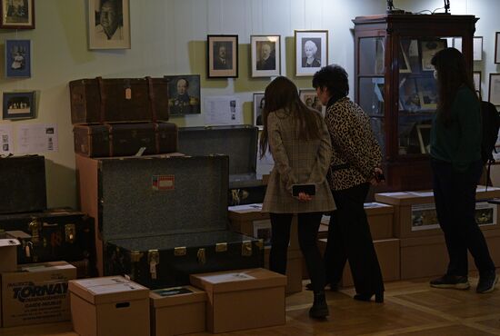 Презентация архива писателя В. Набокова в Пушкинском доме РАН в Санкт-Петербурге