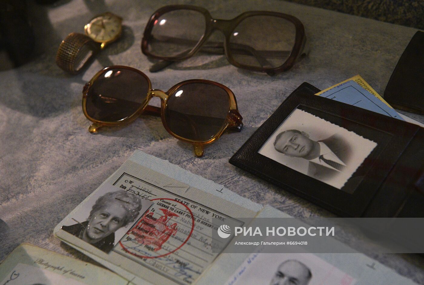 Презентация архива писателя В. Набокова в Пушкинском доме РАН в Санкт-Петербурге