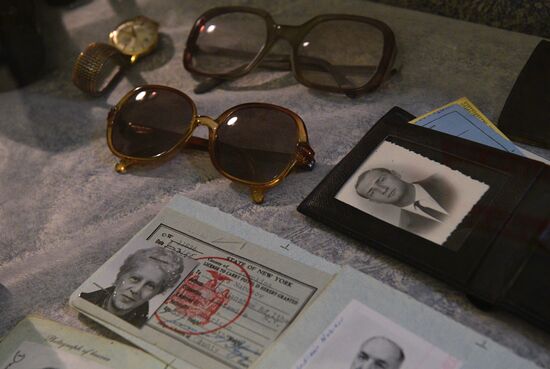 Презентация архива писателя В. Набокова в Пушкинском доме РАН в Санкт-Петербурге