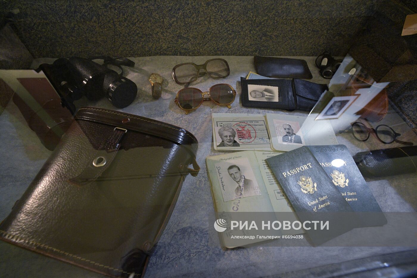 Презентация архива писателя В. Набокова в Пушкинском доме РАН в Санкт-Петербурге