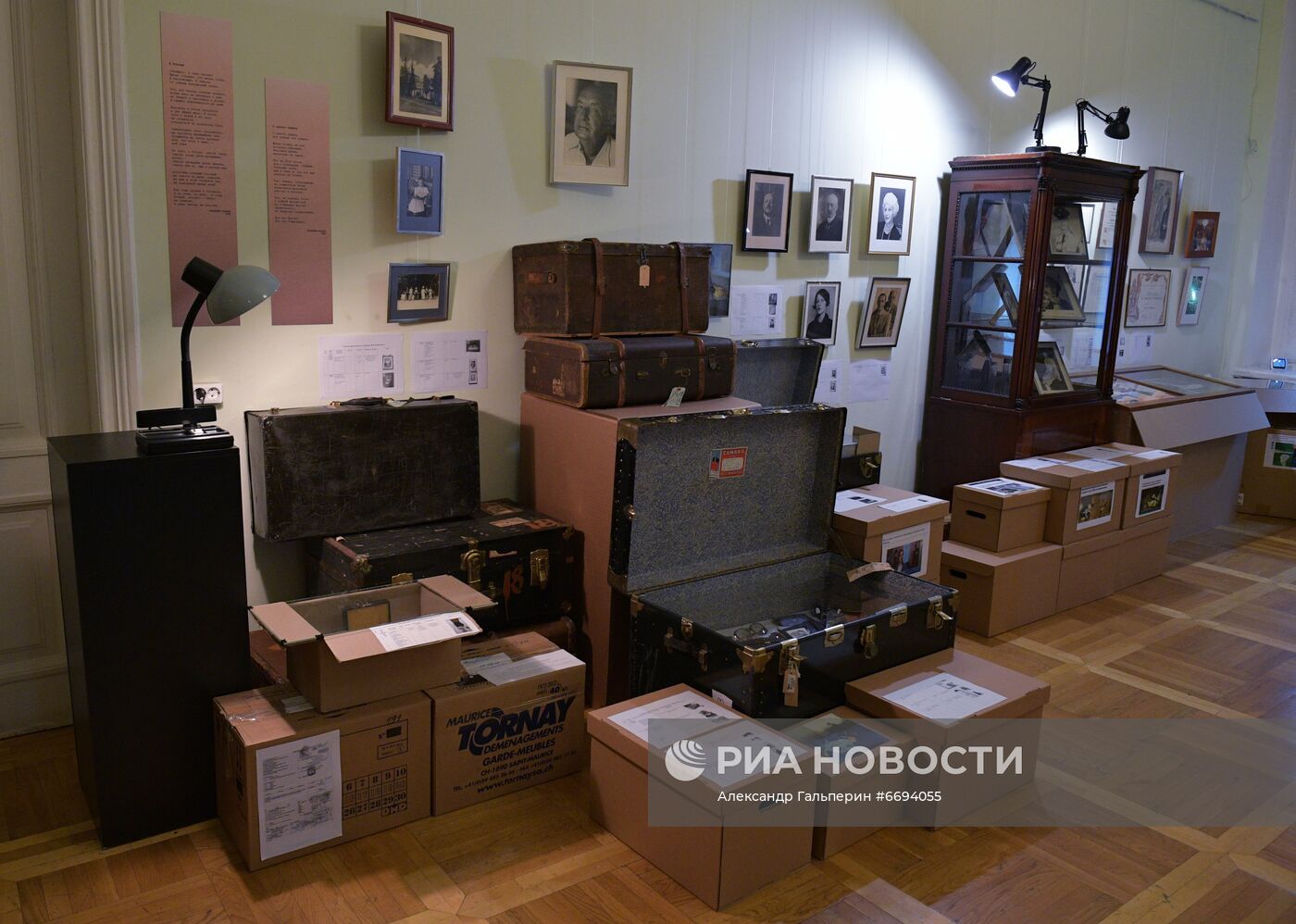 Презентация архива писателя В. Набокова в Пушкинском доме РАН в Санкт-Петербурге