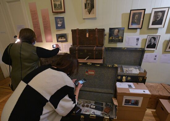 Презентация архива писателя В. Набокова в Пушкинском доме РАН в Санкт-Петербурге