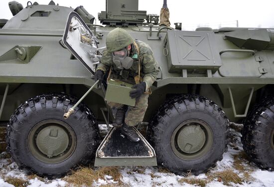 Тактико-специальные учения подразделения РХБЗ Таманской дивизии