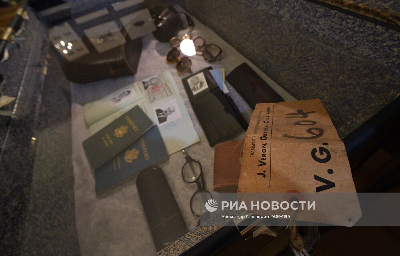 Презентация архива писателя В. Набокова в Пушкинском доме РАН в Санкт-Петербурге