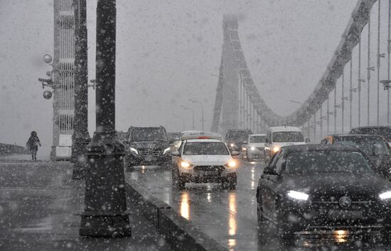 Снегопад в Москве 