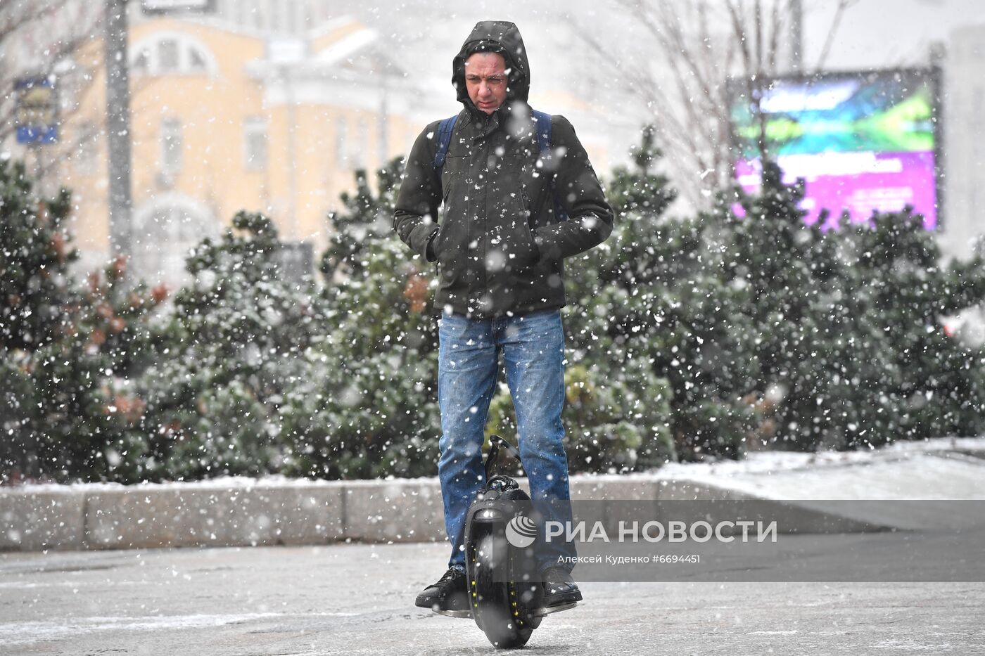 Снегопад в Москве 