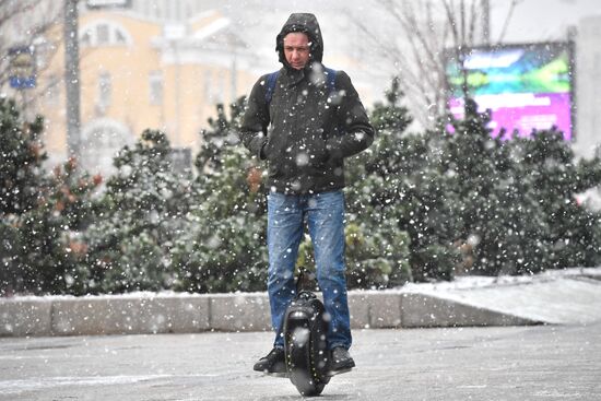 Снегопад в Москве 