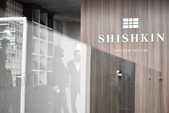 Презентация роботизированного швейного цеха на фабрике SHISHKIN uniform atelier в Екатеринбурге