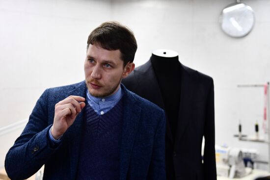 Презентация роботизированного швейного цеха на фабрике SHISHKIN uniform atelier в Екатеринбурге