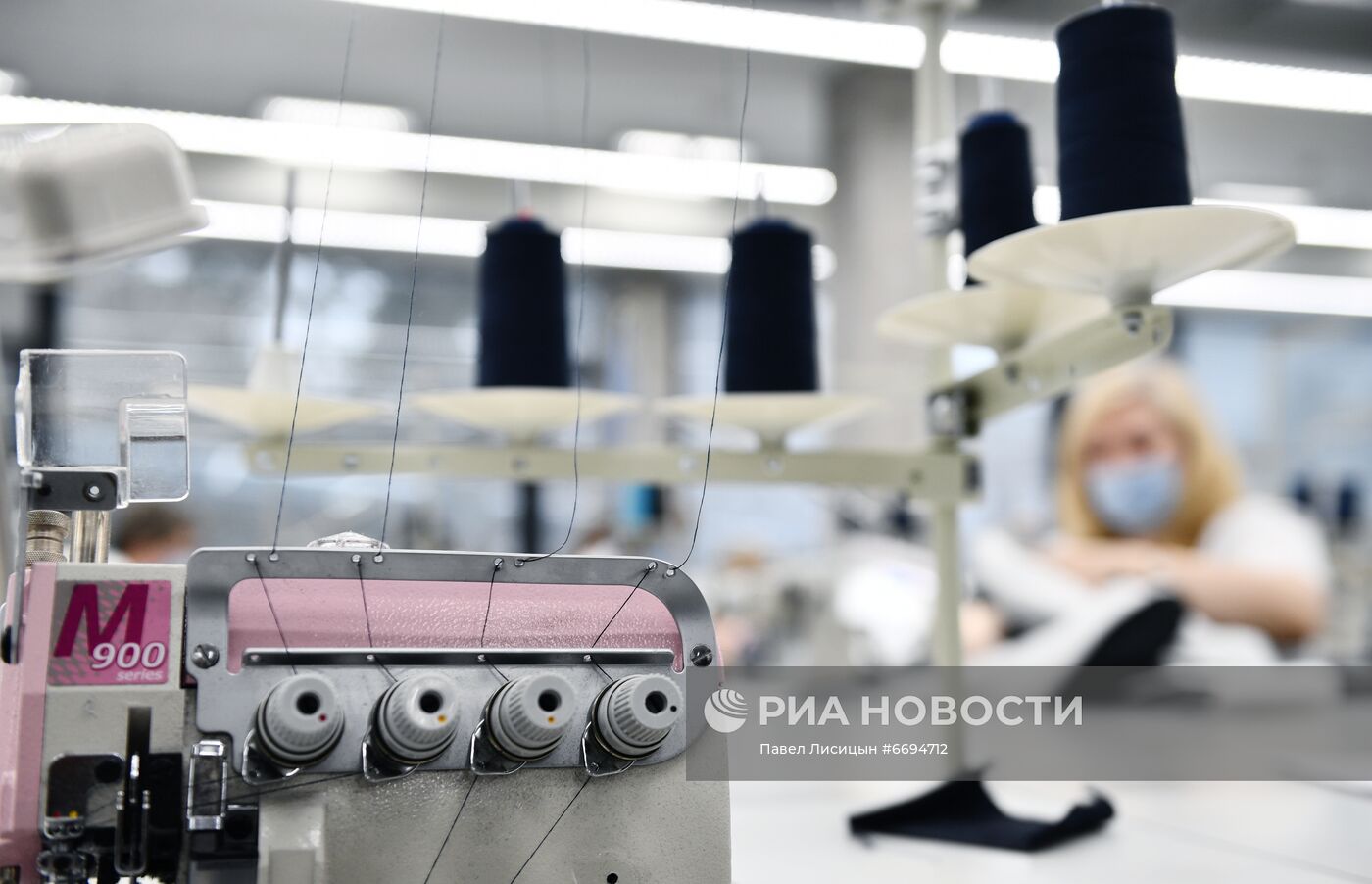 Презентация роботизированного швейного цеха на фабрике SHISHKIN uniform atelier в Екатеринбурге