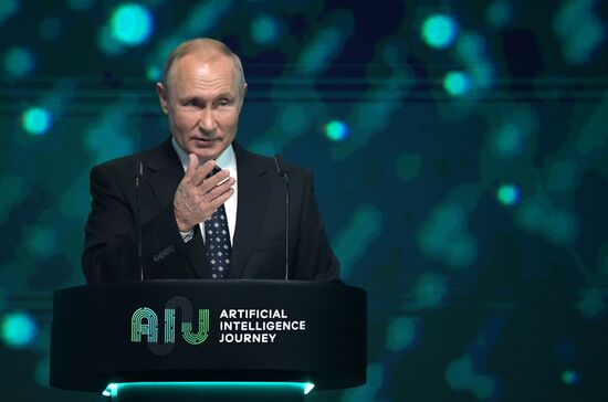 Президент РФ В. Путин принял участие в международной конференции Artificial Intelligence Journey 2021