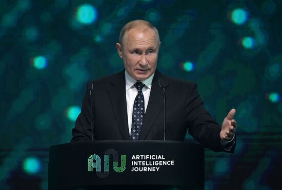 Президент РФ В. Путин принял участие в международной конференции Artificial Intelligence Journey 2021