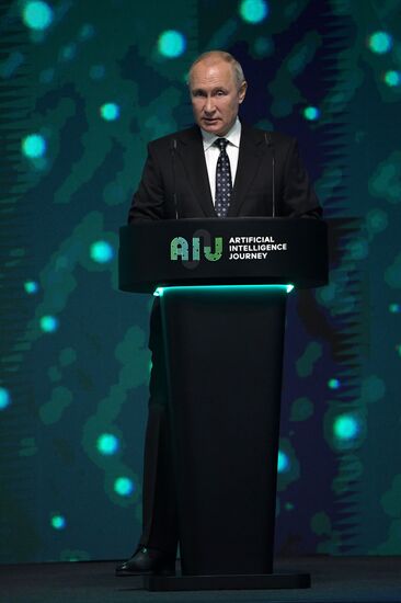 Президент РФ В. Путин принял участие в международной конференции Artificial Intelligence Journey 2021