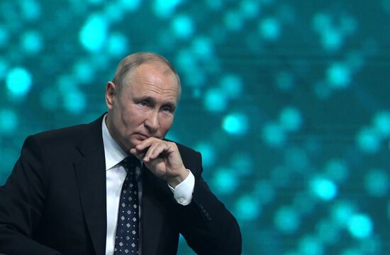 Президент РФ В. Путин принял участие в международной конференции Artificial Intelligence Journey 2021