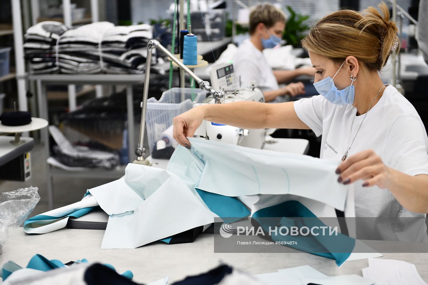 Презентация роботизированного швейного цеха на фабрике SHISHKIN uniform atelier в Екатеринбурге