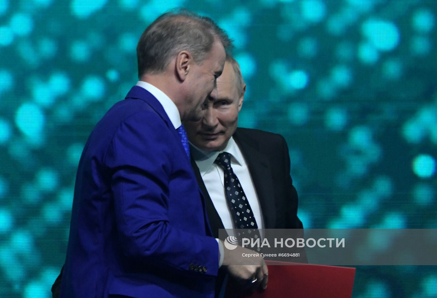 Президент РФ В. Путин принял участие в международной конференции Artificial Intelligence Journey 2021