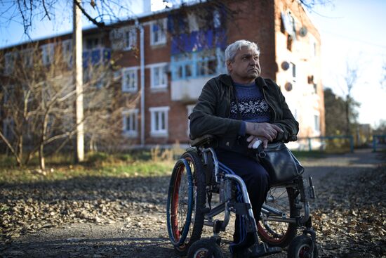На Кубани пенсионер-инвалид установил самодельный "лифт" для подъема в свою квартиру