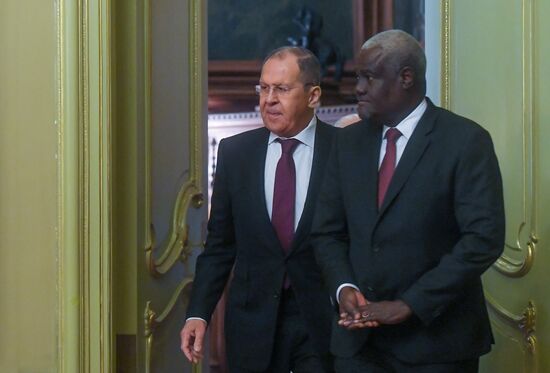 Встреча  главы МИД РФ  С. Лаврова и председателя комиссии Африканского союза М.Факи Махамата