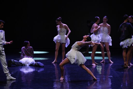 Репетиция балета "Лебединое озеро"