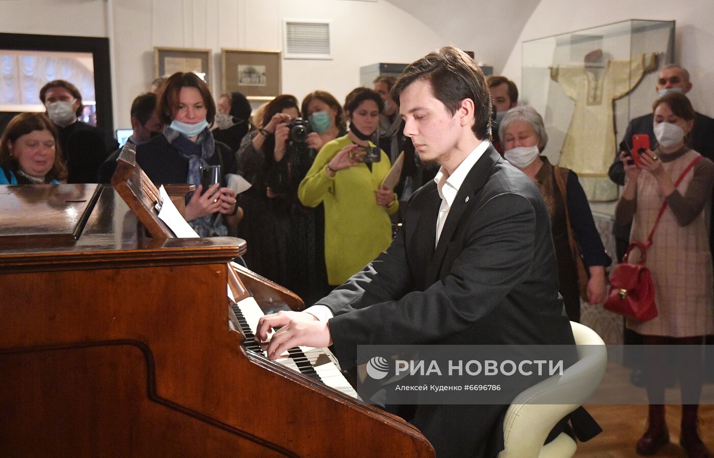 Открытие выставки к 300-летию Синодального хора