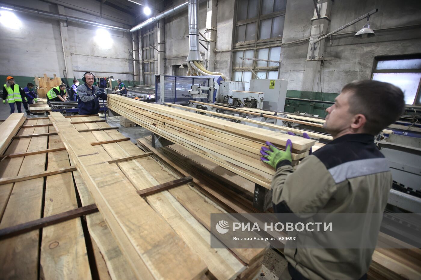 Деревообрабатывающее предприятие ООО "ДеКом" в Братске