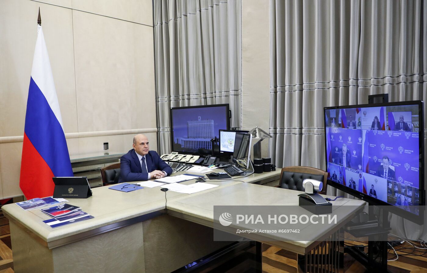 Премьер-министр РФ М. Мишустин провел заседание правительства РФ