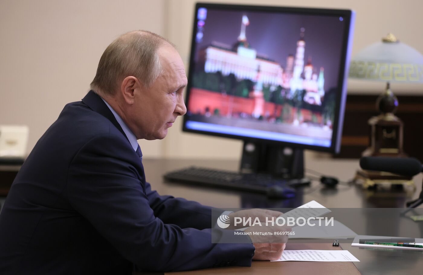 Президент РФ В. Путин провёл совещание по вопросам развития генетических технологий