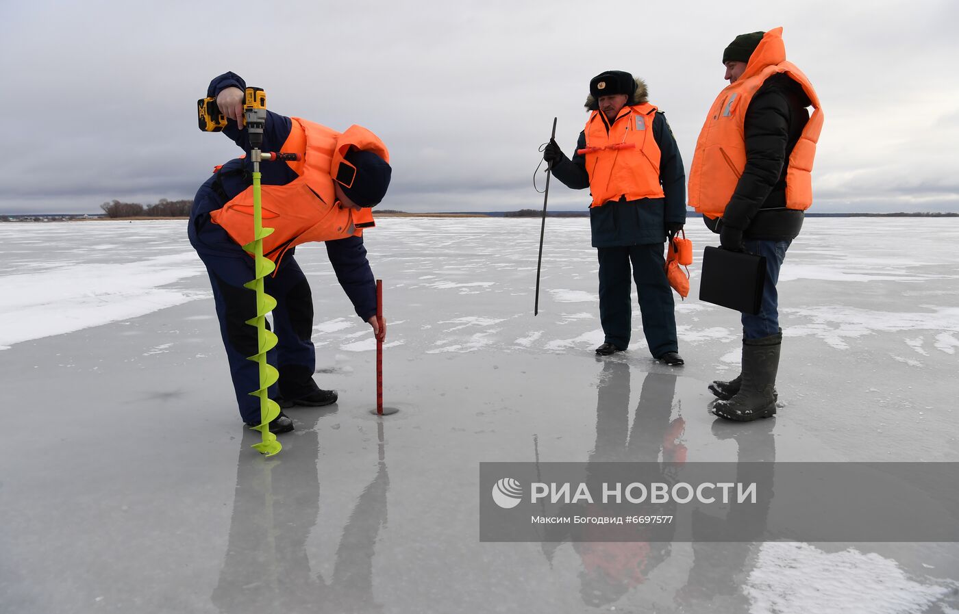 Рейд по предотвращению происшествий на водоемах зимой