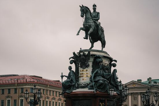 Памятник Николаю I после реставрации в Санкт-Петербурге