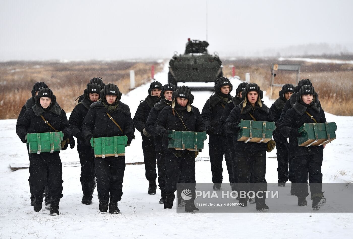Выпускные экзамены у курсантов учебного центра ЦВО в Свердловской области