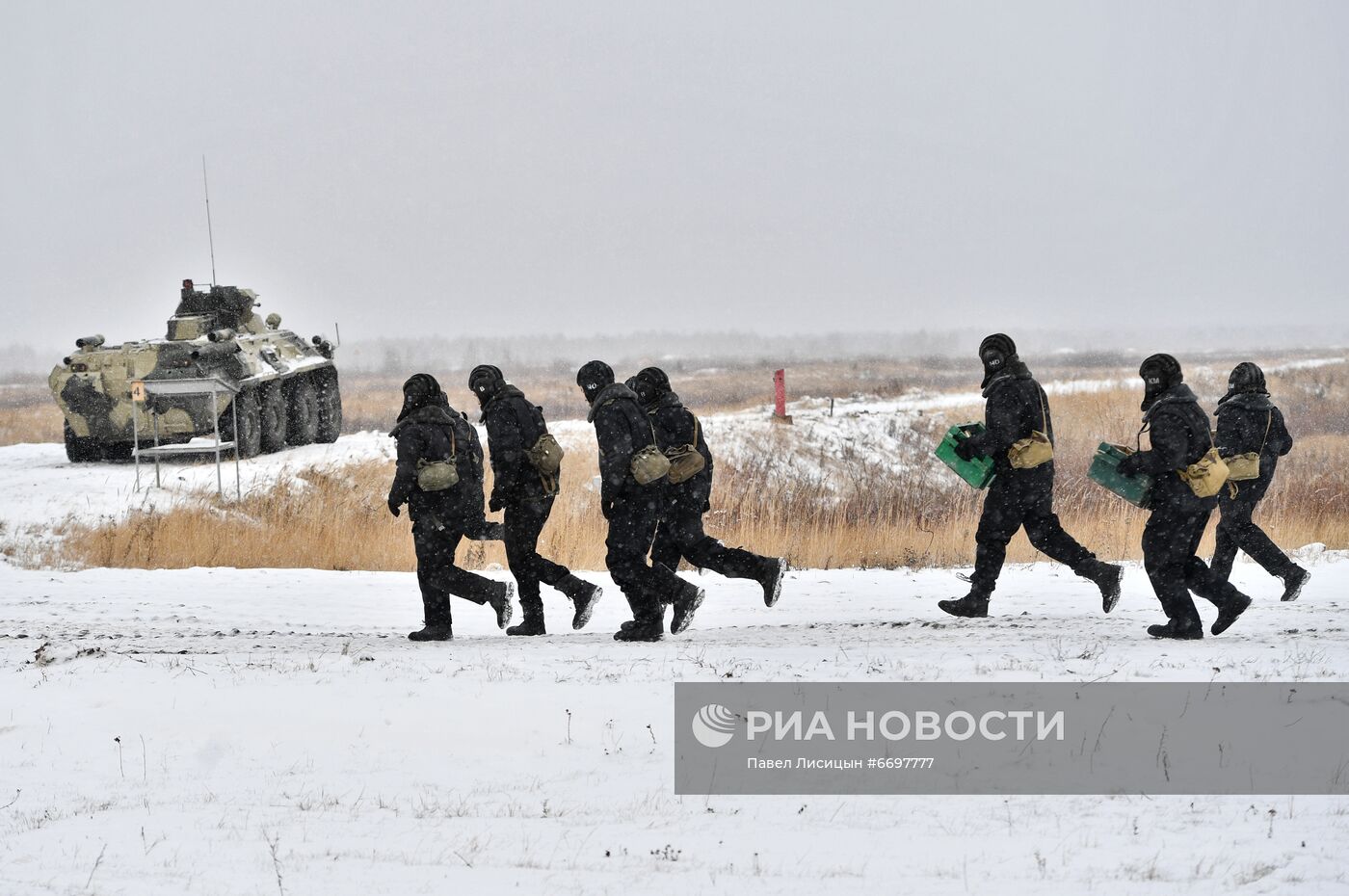Выпускные экзамены у курсантов учебного центра ЦВО в Свердловской области
