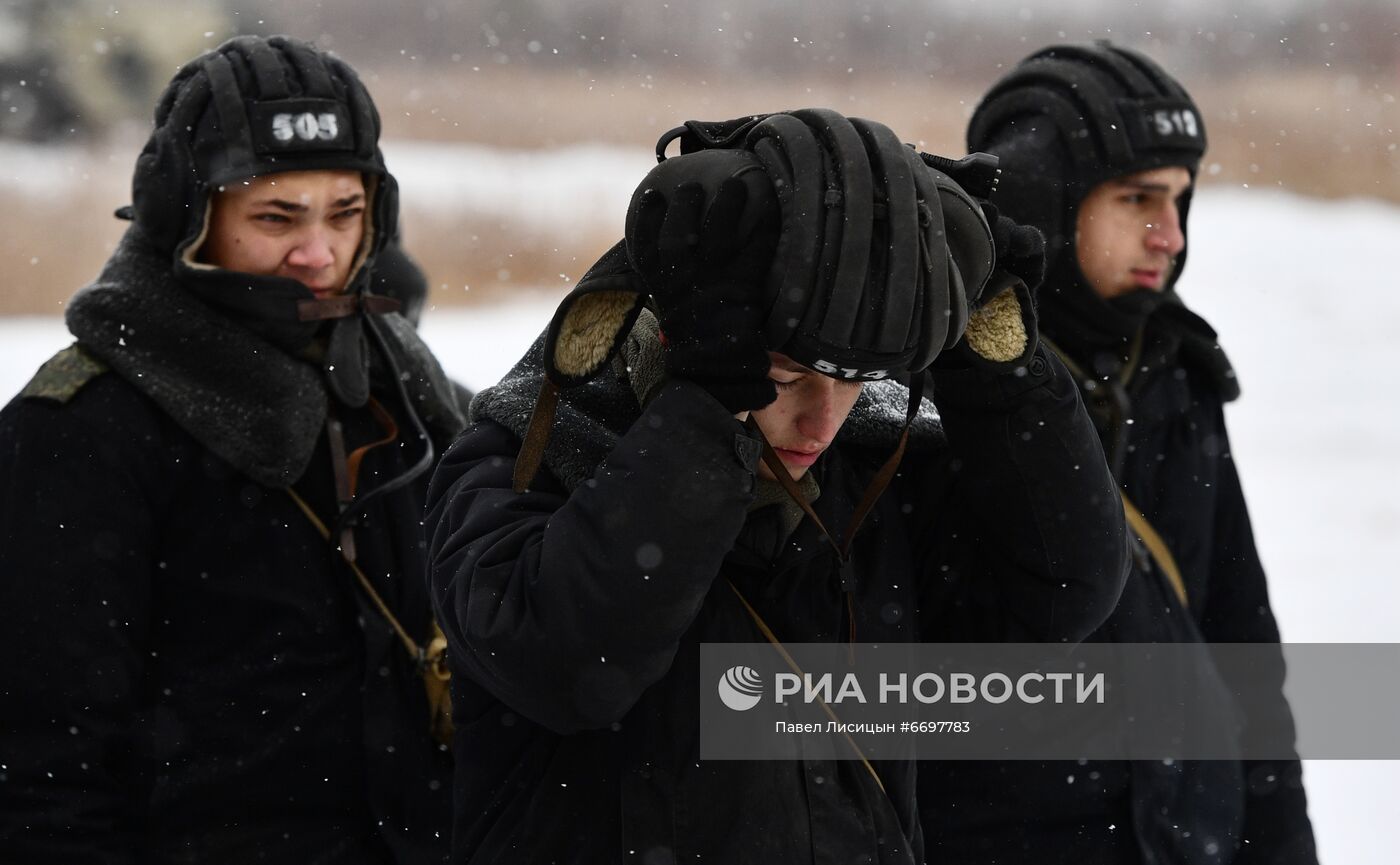 Выпускные экзамены у курсантов учебного центра ЦВО в Свердловской области