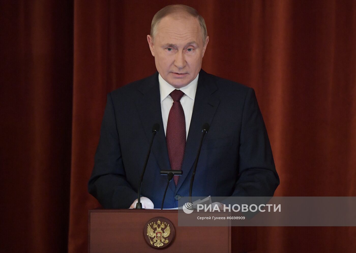 Президент РФ В. Путин принял участие в расширенном заседании коллегии Министерства иностранных дел