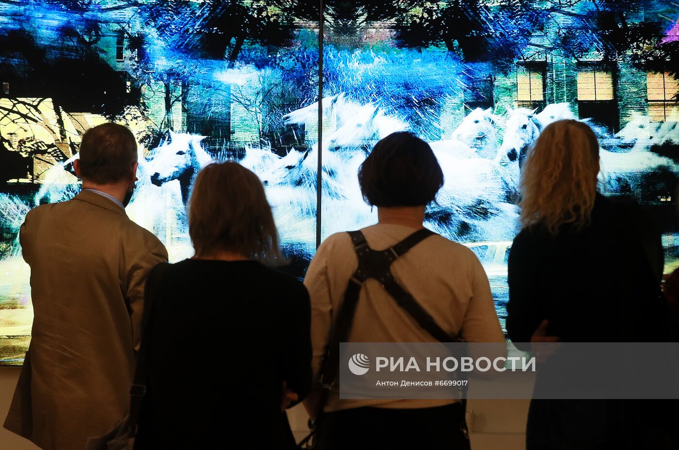 Выставка С. Намина "Единство контрапункта"