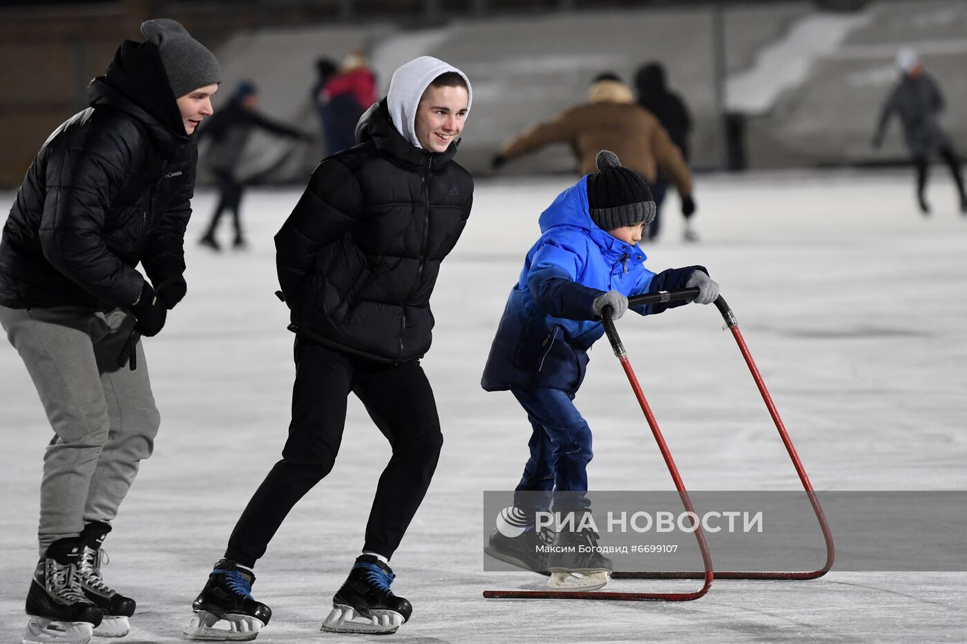 Открытие уличных катков в Казани