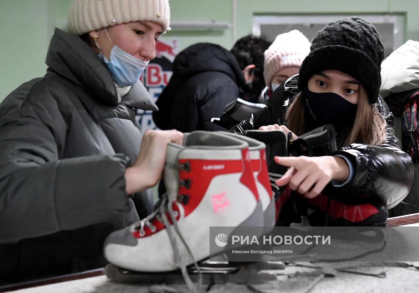 Открытие уличных катков в Казани