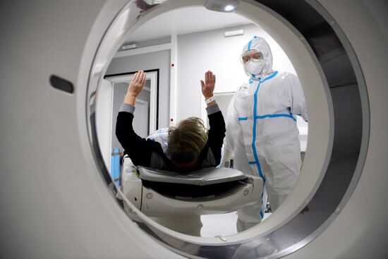 Лечение больных с COVID-19 в резервном госпитале на ВДНХ