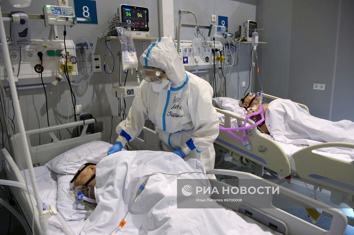 Лечение больных с COVID-19 в резервном госпитале на ВДНХ