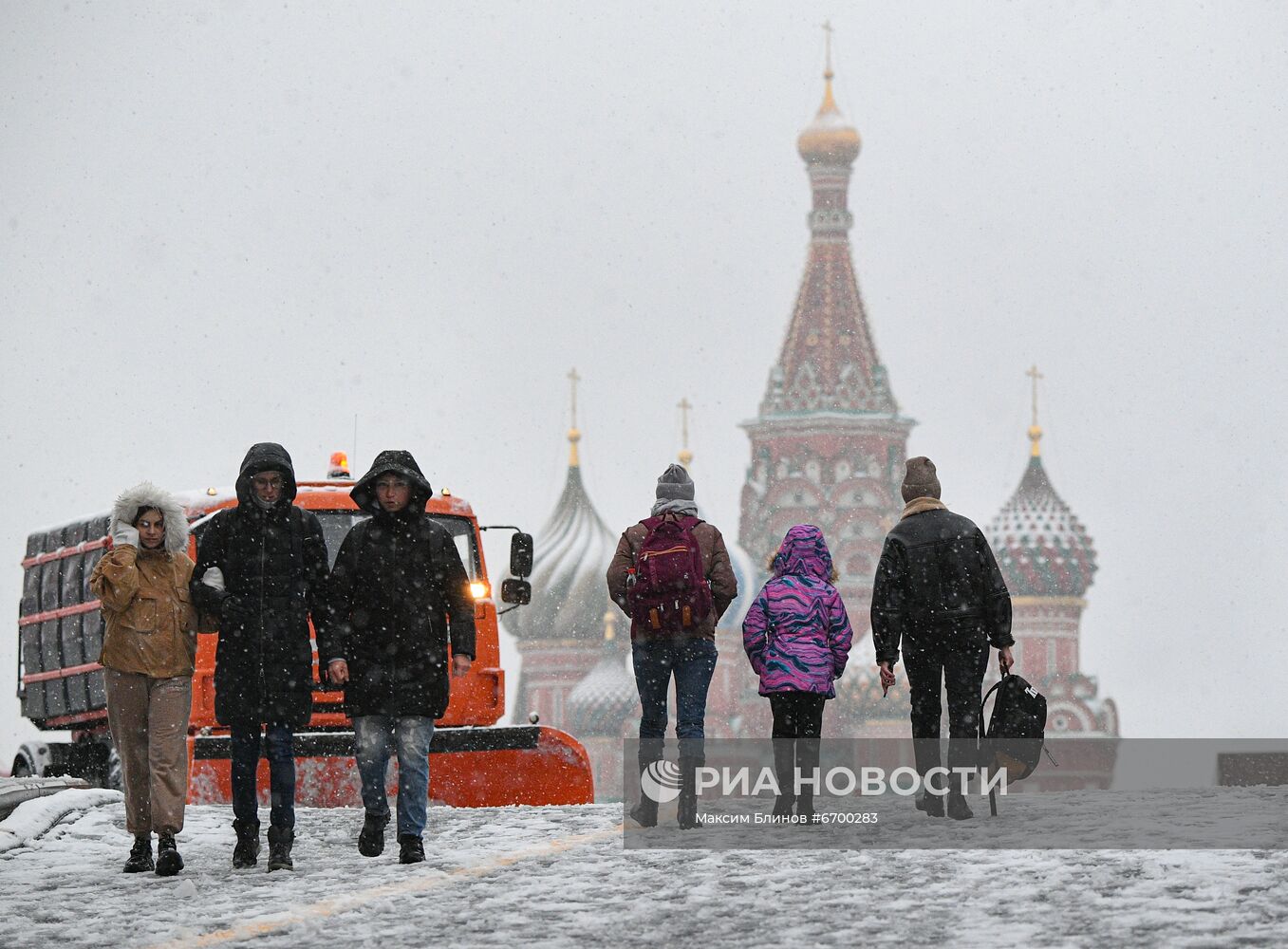 Снег в Москве