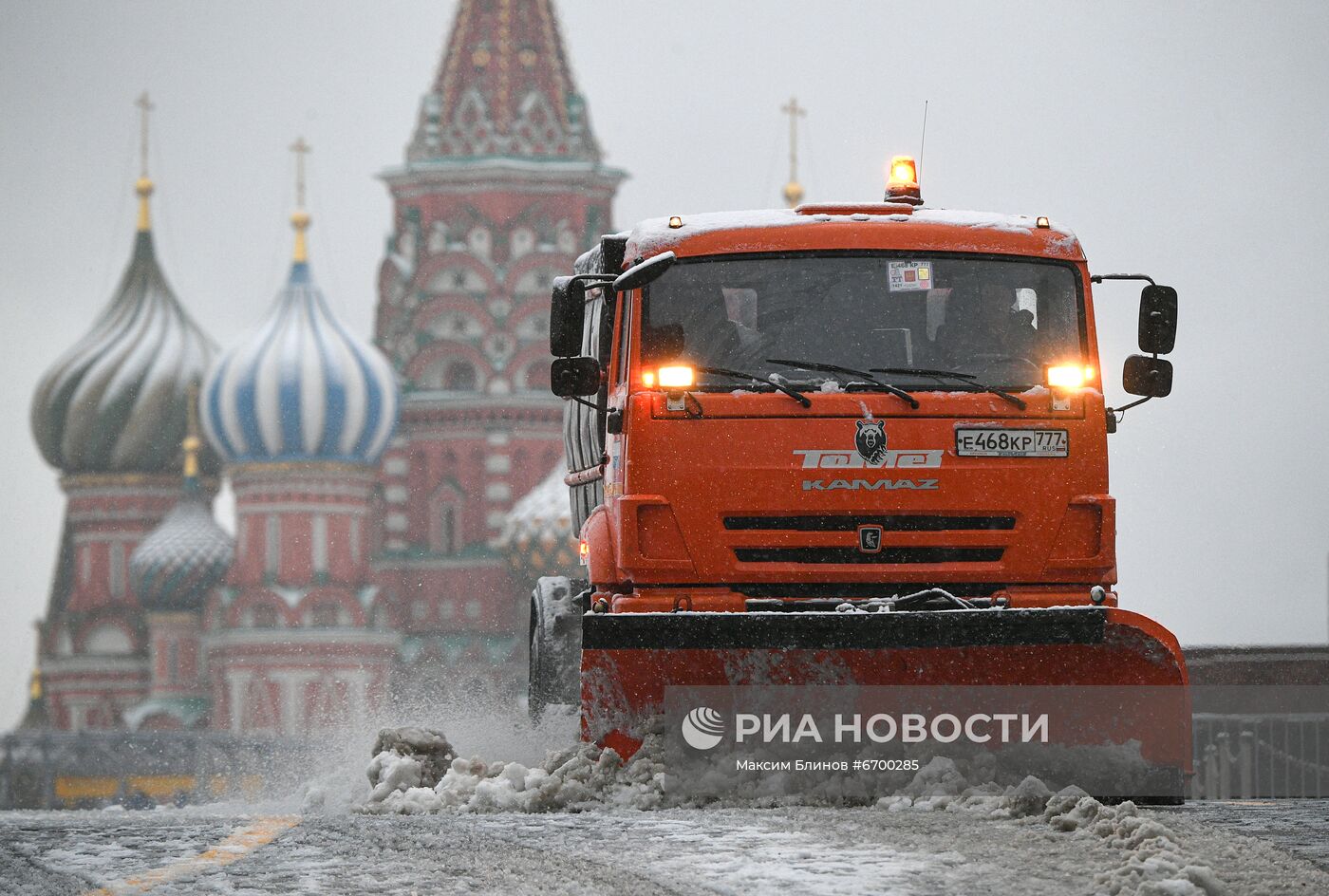 Снег в Москве