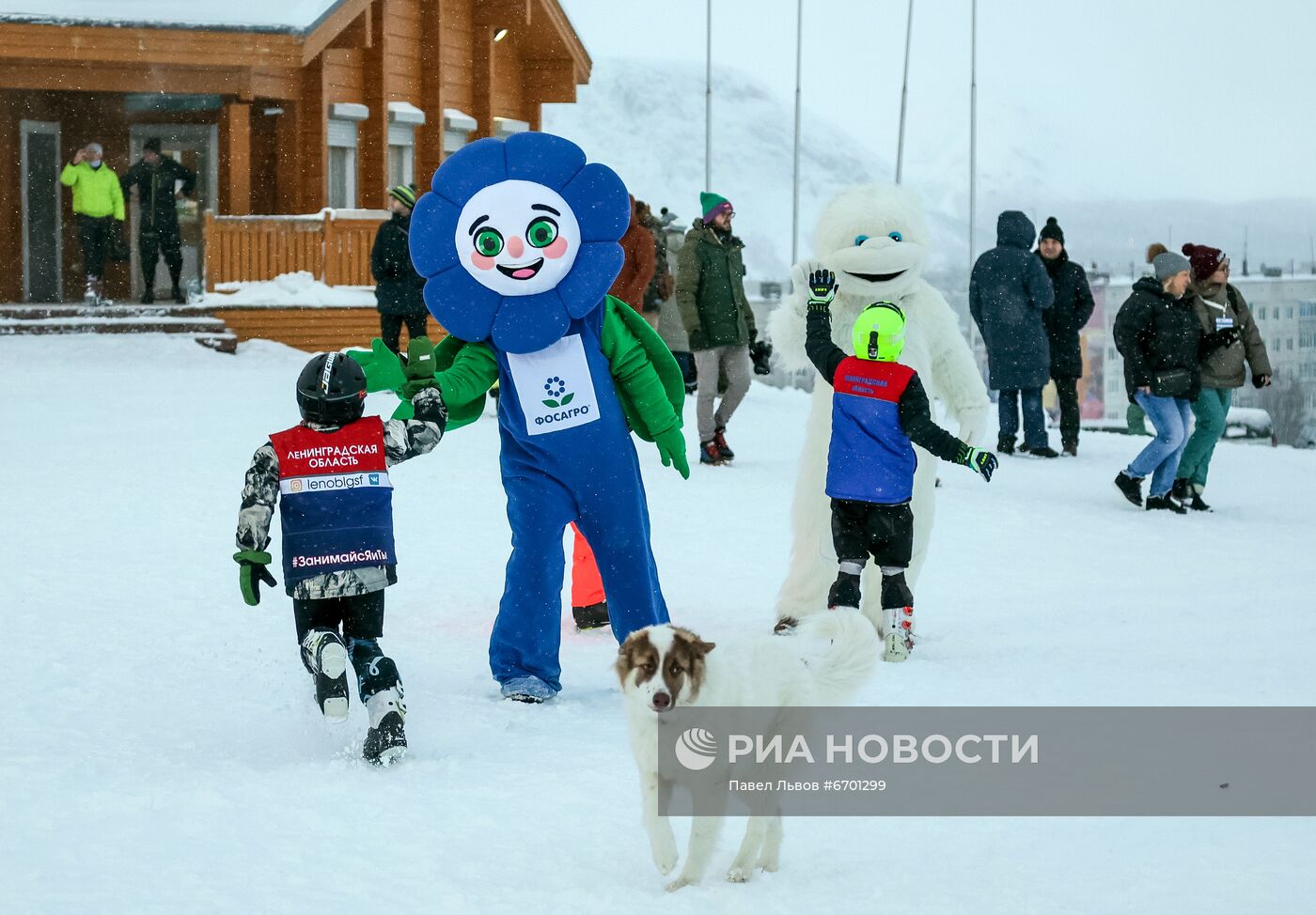 Открытие горнолыжного сезона на курорте "Большой Вудьявр" в Мурманской области